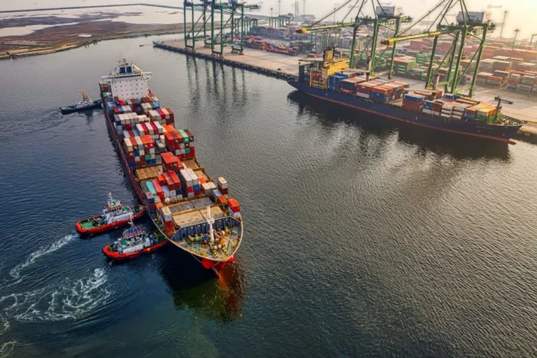 Ocean Freight vs Container Shipping: Key Differences Explained
